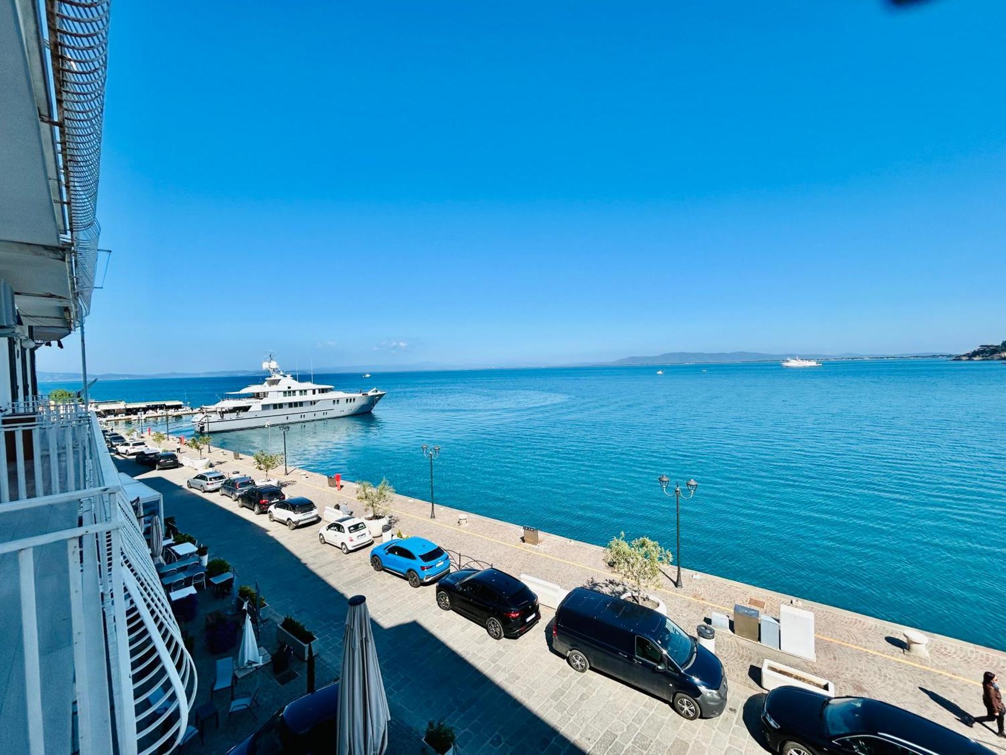 Molo 28 Beach Parking Ac Porto Santo Stefano  Exterior foto