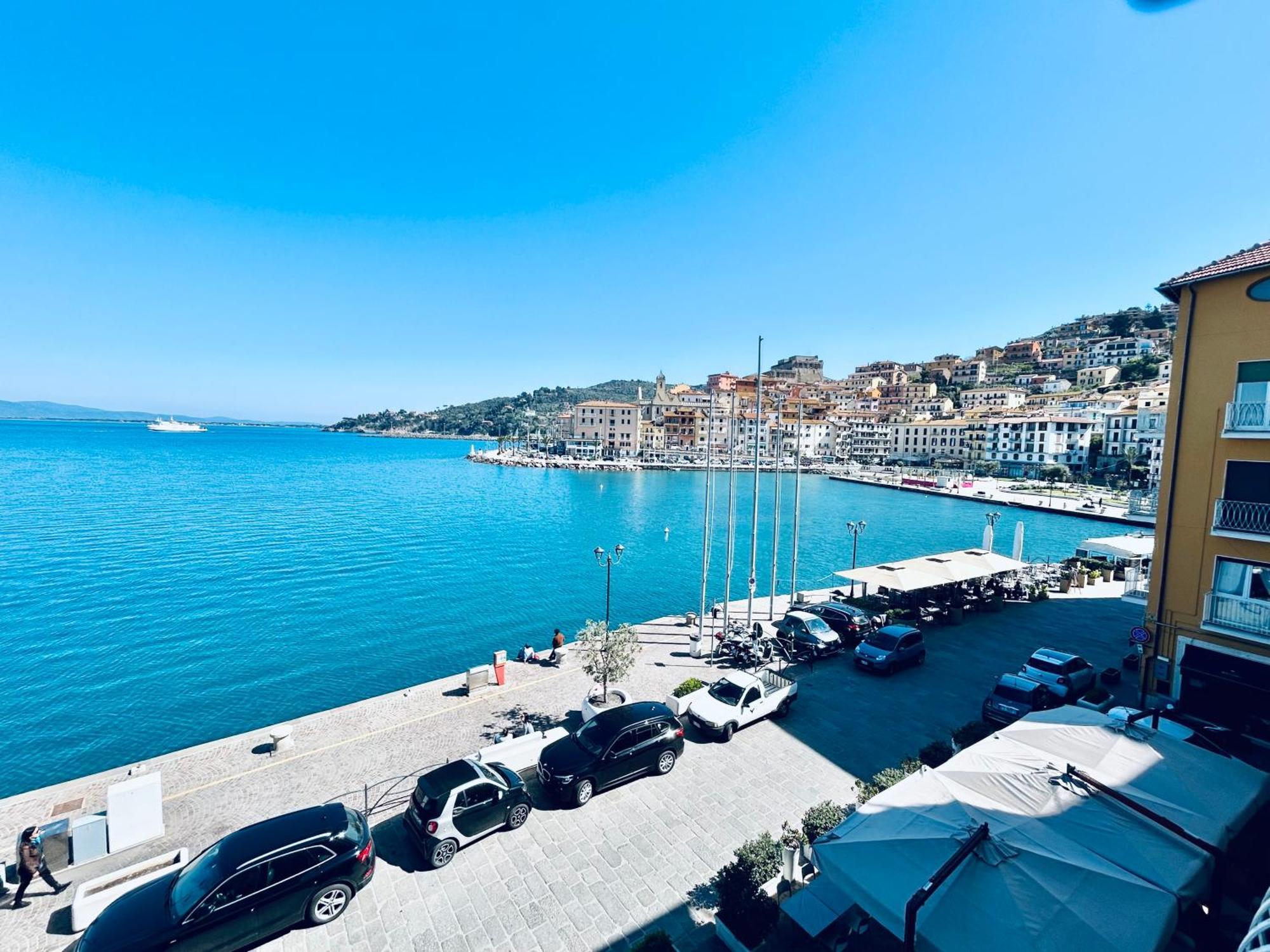 Molo 28 Beach Parking Ac Porto Santo Stefano  Exterior foto